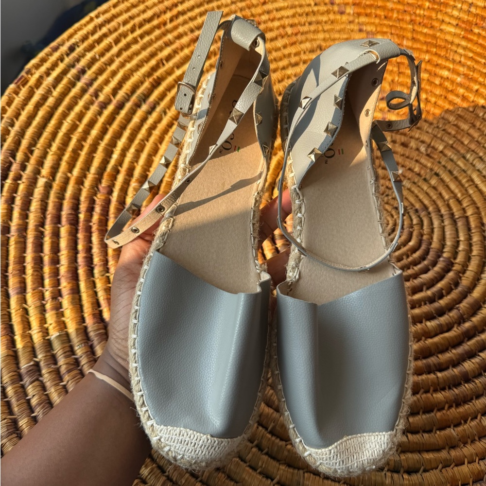Bucco Cream and Gray Espadrille Flats